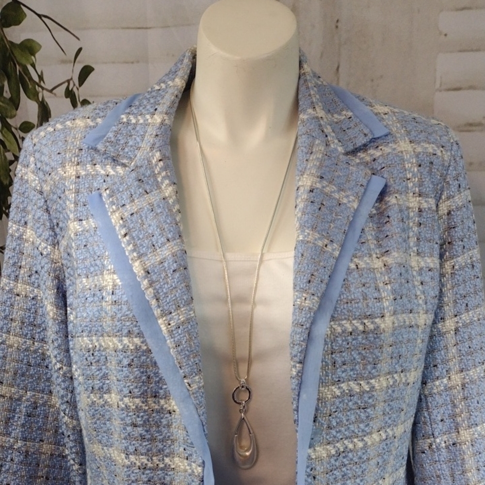 Requirements Light Blue and White Tweed Blazer With Skirt Size 16 - Picture 5 of 12